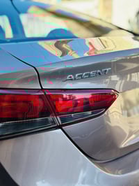 اكسنت 2020 خليجي  سيارة بيها اربع قطع صبغ بدون دواخل بدون ضربة بدون تب...