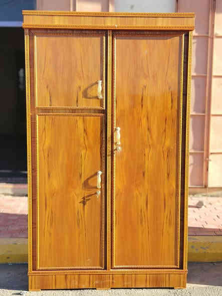 سلام عليكم من رخصت الدمن يوجد كنتور 3 باب بسعر 290 الف وبي مجال يوجد كنتور 2 باب بسعر 195الف وبي مجال يوجد كنتور 4 باب بسعر 325 وبي مجال العنوان الرمانه معرض ابو يوسف اللستفسار الاتصال ***********
