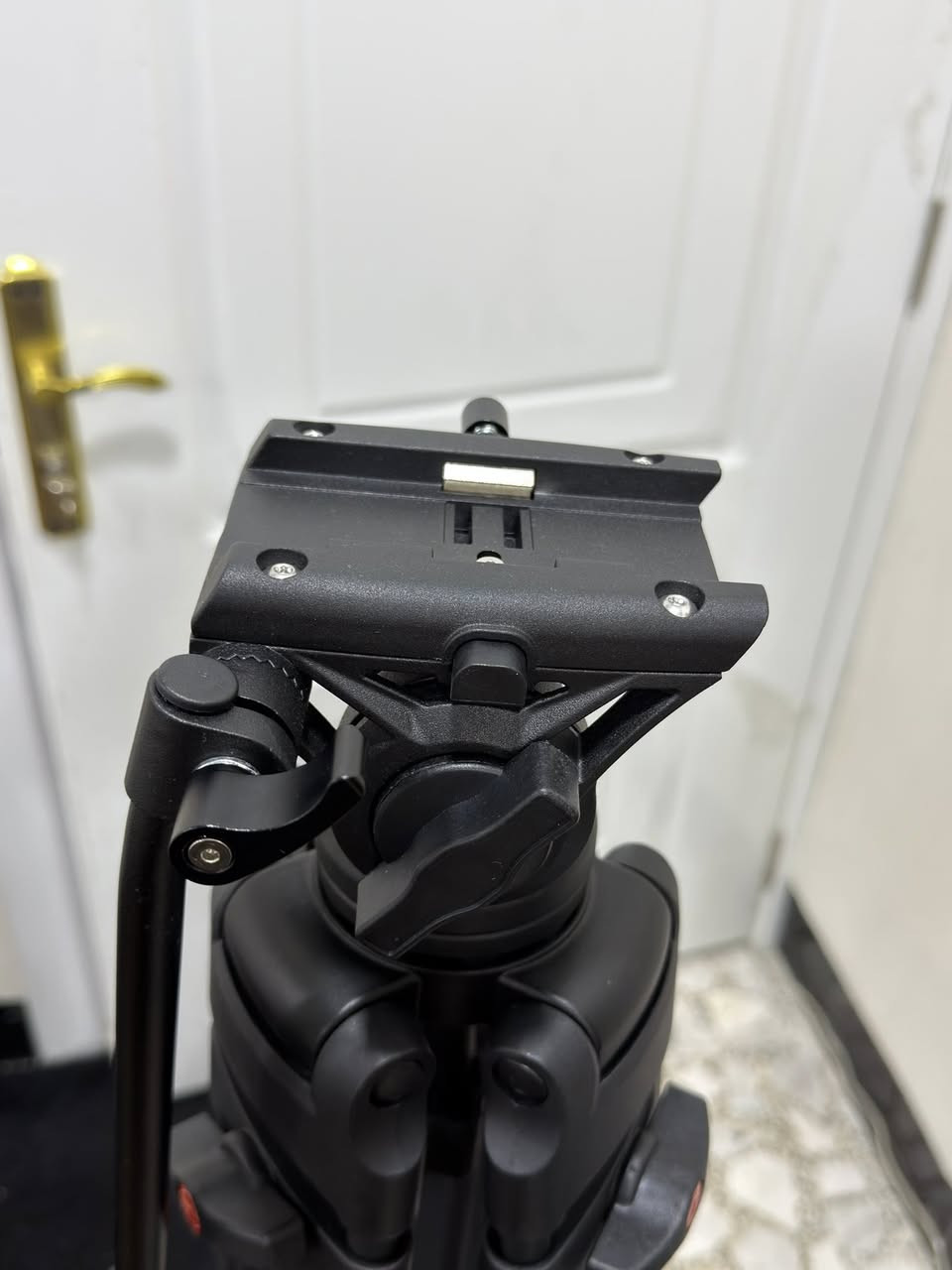 ستاند كاميره فايبر كاربون جديد بالكارتون غير مستخدم فقط فحص
المكان : كركوك  
السعر : 190 الف قفل بدون معامله 
التوصيل 5000 كافة المحافظات  والباقي قطعة واحدة فقط


**إذا كنت صاحب هذا الإعلان وتريد حذفه لأي سبب، رجاءا أرسل رسالة إلى الدعم الفني**