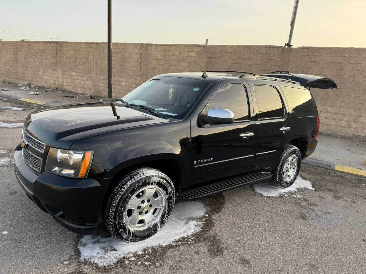 السلام عليكم  (ادوات ادوات ) دخول جديد انه المستورد سياره بلاديه للخير.      تاهو 2008 LTZ فول للخير 1/1 معروفه مواصفاته لون خارجي اسود لون داخلي اسود كفاله (كص وسرقه ونتر بول ) السياره كارتون متوم ارقام وسنويه شغل مضبوط السياره جاهزه للخير درهم مذب عليه حداده تخم تاير كير مكينه تبريد جاهزه من جميع النواحي مكان السياره بصره سعره (115 ) وبيه مجال للشراي السياره جديده رجآ رجآ لحد يكسر بيه الهاتف *********** متواجد واتساب وفيس وشريحه وشكرآ
