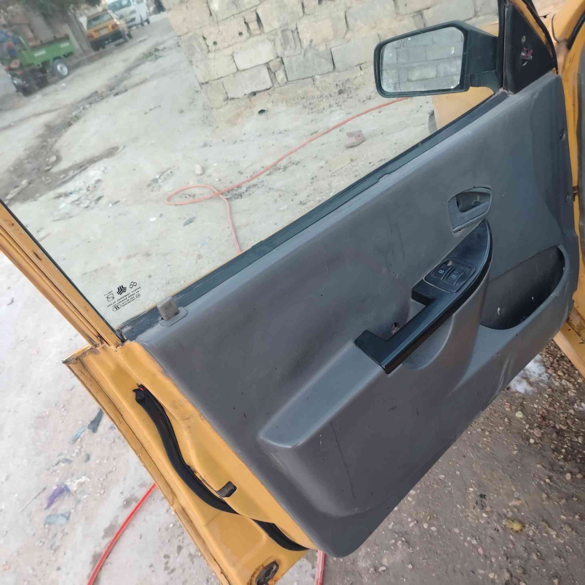 سايبة موديل ١٣ كير مكينه خير من الله مكينه خيط بخار بدون تنغيص كهربائيات كلهة شغالة 
تخم تاير السعر ١٥ وبيهة مجال ترهم مراوس شعندك نزل ***********
