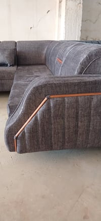 دواوين • ٥ قطع ١١ مقعد • شارع المصرف