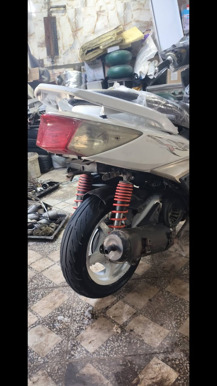 سلام عليكم دراجه لبيع سكنس فحل
كفرات بلادي سلف ميشتغل الصبح هندر واحد تشتغل الدراجه 
مكينته تخبل عنواني الحسينيه راجديه قرب سوك الصغير  السعر ٣٠٠ وبيه مجال بصيط رقم ***********
