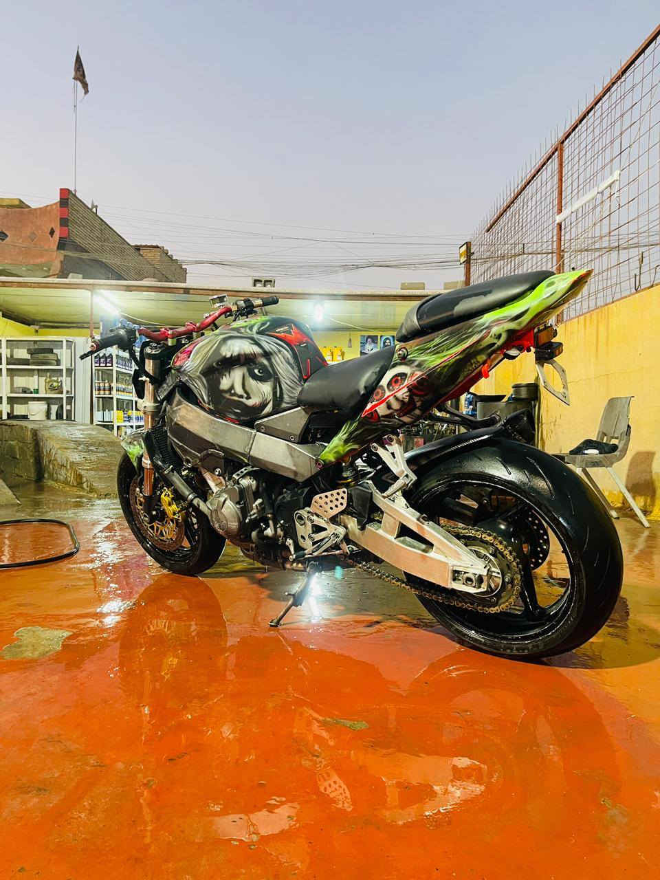 سلام عليكم دراجة دفل محرك 1000 شلعتهة ما تنوصف دهن صالي يومين من مبدلة سعر 15 تصل وبيك خير ودلل مكان بغداد ***********
