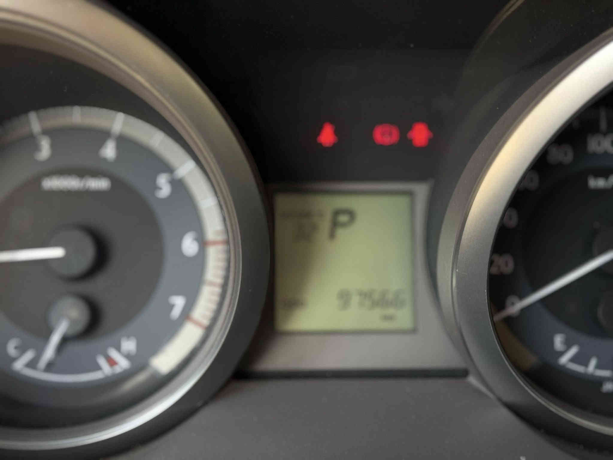 السلام عليكم 
برادو 2017
سياره مواصفات TX.L
فول ورقم أربيل بأسمي 
ماشيه 97 ألف بلادي 
محرك 6 سلندر 
سياره حيل جديده بيها بس قبغ الصندوق كلير اثر شخط 
تخم تاير جديد دوشمه دهن سياره مال بيت ومعتنين بيها 
مكانها بل رمادي 
السعر 36 ألف وبيها مجال 
***********
***********
