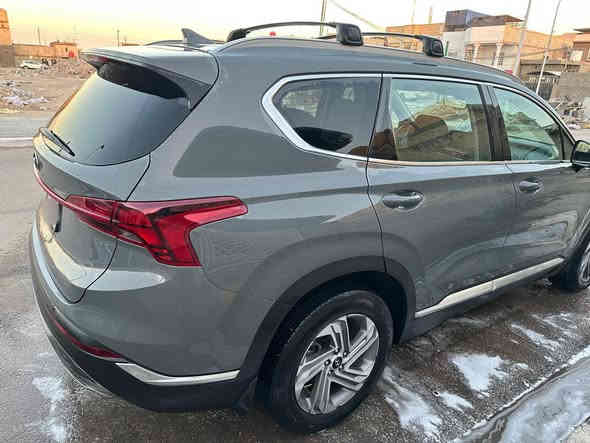 السلام عليكم اخوان ...
سنتافي موديل 22 وارد امريكي ضررها بسيط جداً فقط شخط بالدعامية كما موضح بالصور 
بدون ايرباك

السيارة مكفوله كفاله عامة من كلشي 
 : فول مواصفات عدا البانوراما
نظام تحديد المسار 
رادارات
انظمة قيادة
كشن كهرباء 
اوامر صوتيه
شاشة كبيره 
وبعد خير من الله مواصفقات
 السيارة ماشيه 58 الف كيلو فقط اخت الزيرو
خمسة راكب 4 سلندر 2500 
وبيها مواصفات خير من الله 
سعرها : 255 ورقه

للاتصال :
***********
