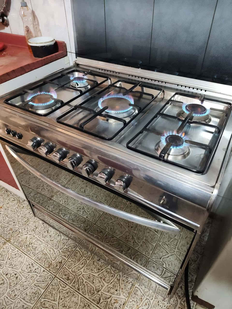 طباخ مصري يونفرسل سعره 240وبي مجال 
يوجد توصيل بالاجرة المكان الدورة


**إذا كنت صاحب هذا الإعلان وتريد حذفه لأي سبب، رجاءا أرسل رسالة إلى الدعم الفني**