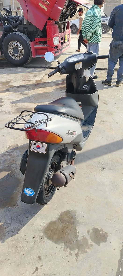 السلام عليكم
دراجة سازوكي للبيع جديده مال رمبه صارلي شهرين من طلعته من الوكيل اوراق بسمي جديدة جديدة برغي ما مفتوح بيها شلعة معدل كلوب ما بيها نقص كلشي بيها بلادي فول نظافة السعر ٥٠٠ الف
***********
