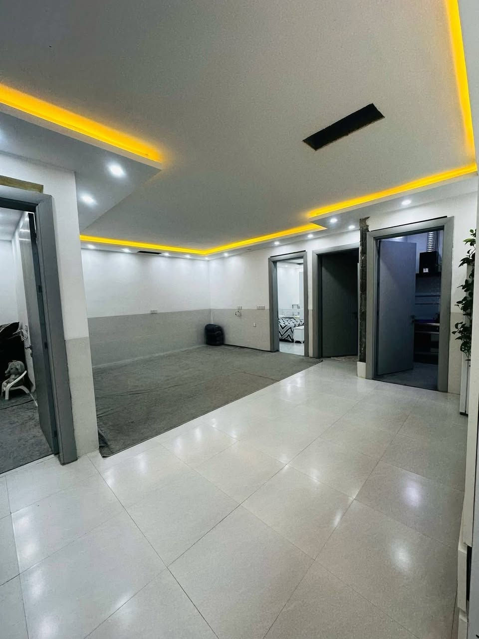 سلام علیکم
نرخی 315 گەڵاو معاملە
#خانووی_مۆدێرن بۆ فرۆشتن ⛪💒
ناونیشان 📍 ناحیەی ڕزگاری 

◼️ گەڕەکی ئاوةباريك 🌃🌆 
◼️ ڕووبەری 7.5 بە 20 = 150 مەترە  
◼️ شوێنێکی زۆر خۆش و دڵگیری هەیە
◼️روى لة سليمانية
◼️دةرگاى توركى ئةصلية🚪
◼️دكتى مةركةزى بؤ هةموو ژوورةكانى كراوة❄️
◼️ ژوورةكانى كامل مغربية
◼️ نرخەکەشی زۆۆۆر گونجاوە 
◼️ خانوویکی زۆۆر پاک و جوانه فول  كامل كاشية  

🔴 ژوورەکانی ئەم خانووە پێکهاتووە لە ⬇️

🔶 میوان 🪑🚪
🔶 مساعد مطبخ ☕
🔶 هۆڵێک 🖼️
🔶١ ژوورى نوستن 🛋️🛏️
🔶 ڕۆشنایی 🪟
🔶 مشتەمەلات 🛁🚿
🔶ژوريكى لة سةرةوةية⬆️ 
.  
💵 نرخى ئةم خانوة مؤديرنة ٣٧٠ گةلاو مةعامةلة💵💵💵💵

***********☎️
***********☎️
🏢

ئێوەی بەڕێزیش هەر موڵکێکتان هەبوو بۆ فرۆشتن یان ویستان بیکڕن دەتوانن ڕەسم و زانیارییەکانتان بنێرن بۆ ژمارە ڤایبەری 📳✅ ***********
