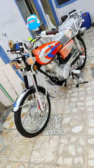 سلام عليكم دراجه ارشا موديل 2023 لون برتقالي صالنصه ام صوت فقط بستم ولباقي مكفول دراجه جديده سعر 875 اوراق اصولي وكيله العارضي مكاني نجف رقم ***********
