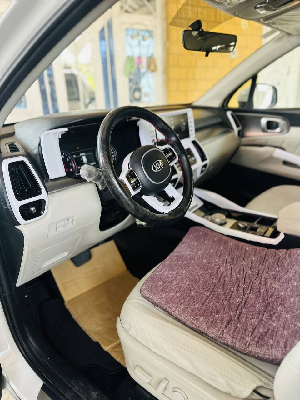 السلام عليكم
سورنتو مديل ٢١ خليجي كفاله عامه  
السياره فول موصفات ٦ سلندر ٧ راكب ٣ قطع تبريد 
كير ماوس. فول عده الفتحه 
سعر ٢٥٨ 
مكان السياره واسط 
***********
