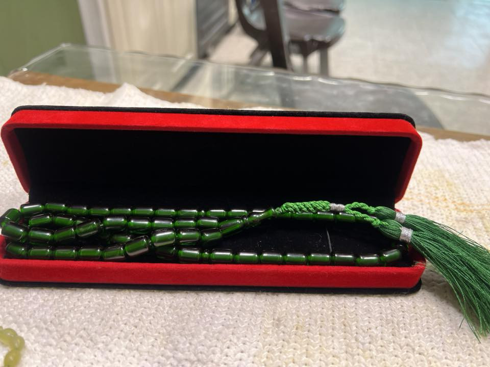 من رخصة صاحب الصفحة مسابح جانيهن وحبيت اصفيهن عنوز ويسر وسندلس ومهرب والى اخره شنو يعجبك راسلني وتساب ودزلي صوره ونطيك سعر وعينك ميزانك واتمنه الما يعرف بيهن لا يتعبني ويتعب نفسه فدوه ولا تكسرون بحلال الناس وكلهن مغلفات ومعركات وقديمات ما عدا كم قطعة جدد بيهن سندلس *********** ممتواجد عل فيس وتساب مفتوح وتدللون
