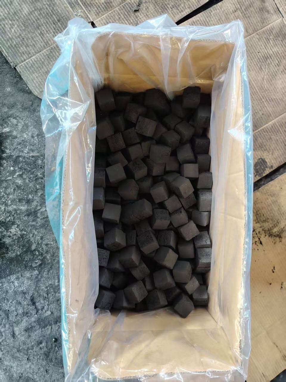 فحم صيني اصلي درجه اولئ سعر جمله 25 فقط  5 قوالب  للحجز واتساب ***********

