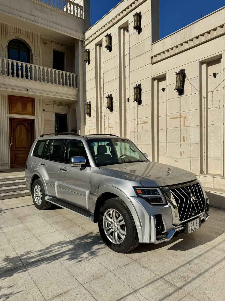 سلام عليكم ورحمة الله وبركاته سياره للبيع او مراوس انطي فرق او اخذ فرق  تفاصيل كامله
1- النوع . باجيرو حبتور

2-الموديل.  2019

 3- حجم المحرك. 3800

 4- حالة المحرك والكير-مكفول من الفتح والتبديل

 5- المسافه المقطوعه :130الف كيلو متر

____________________________

فول مواصفات 

 1- فتحه سقف(سلايد)

 2- كشنات جلد

 3- كشن سايق والصدر كهرباء

 4- كامره خلفيه

 5- حساسات امامي خلفي

 6- سستم صوت دمام بالصندوك

السياره مكفوله من الصبغ والتبديل فقط بارد بسيط بالجاملغ الامامي واصبعين بالجاملغ الخلفي باقي السياره محدثه من اجود التحديث في السوق صبغ بيه بنيد + جاملغ امامي + خلفي . جاهزه مابيه اي نقص 

ملاحضة : استبدال القم من قبلي برقم عادي غير مميز 

مكاني بغداد السعر 200

الرقم : ***********
