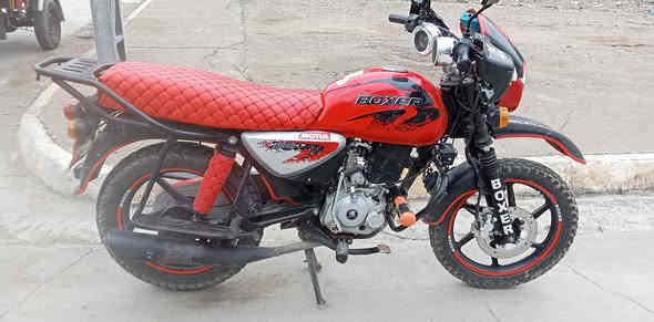 بوكسر للبيع مرقم كركوك وسنويه السعر مليونين وبي مجال العنوان كركوك حي الاسره محرك 24 والشاصي 23 ***********
