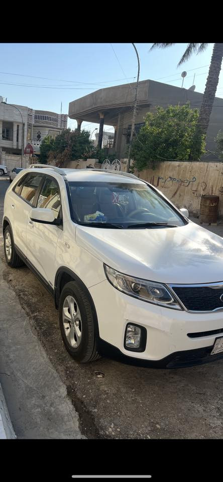 السلام عليكم

سيارة سورنتو 2014
4سلندر
7مقاعد جلد
السيارة كلين تايتل كفالة عامة
نظافة 1/1
ماشيه95000
شاشه 
كامره خلفية
صدر ومحرك كله نظيف لان ماطالعه خارجي هواي فقط داخل
رقم واسط ثاني يوم بأسمك احولها
السعر 175ورقة وبي مجال

للاستفسار ***********
