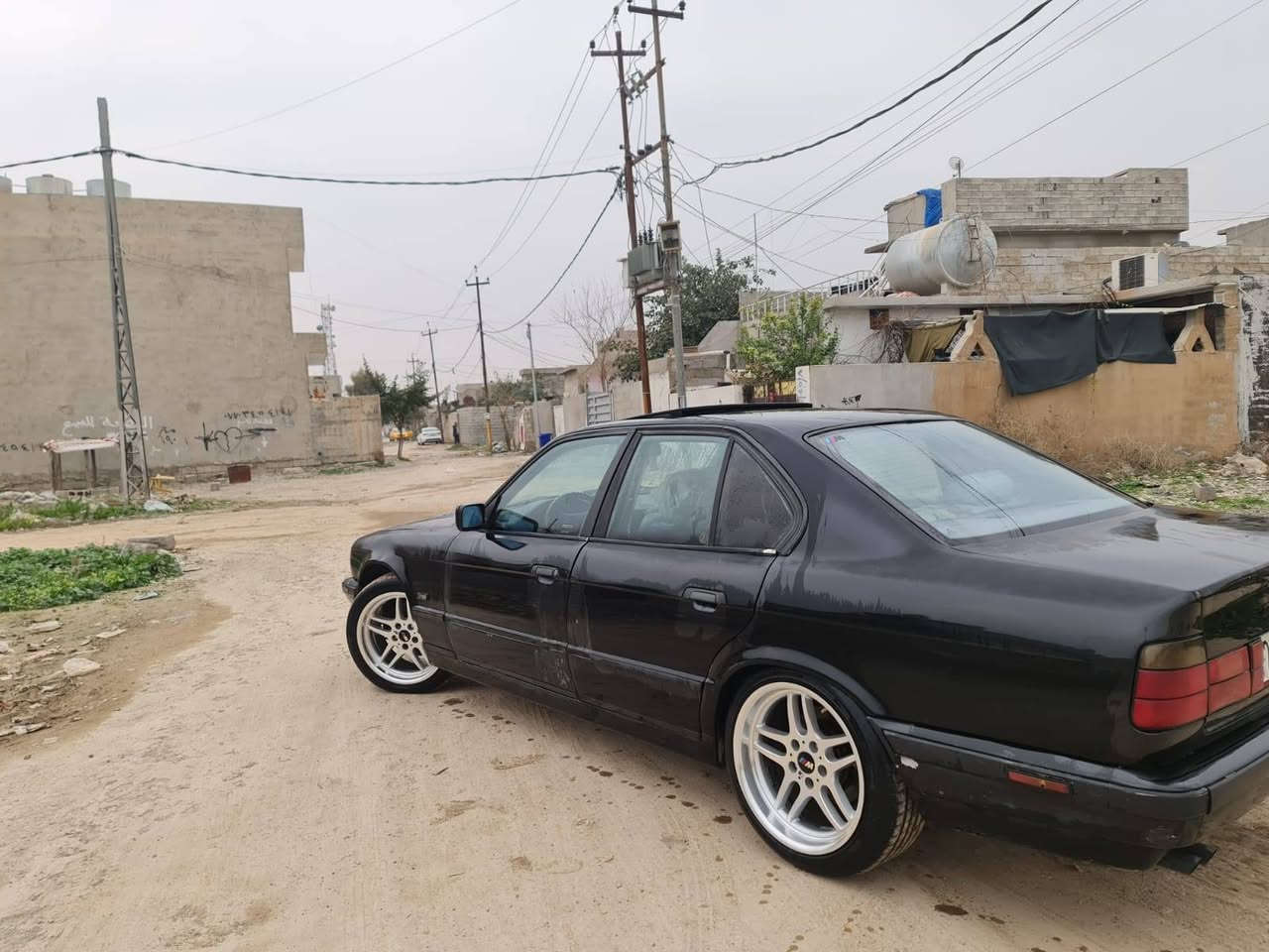 سلام عليكم 
للبيع او مراوس
Bm 525
موديل 91 محدثه كامل 95 
محرك كپس اوتوماتيك 
فول مواصفات 
رقم اربيل اب اسمي تحويل وكاله بطاقه بانزين 
كوله اب شرط 
سنويه رقم ژينگه كوله جديد 
السياره مخلي صورت الضرر بين البابين علي گد صينيه 
و راس البونيت فقط 

ملاحضه..(السياره بس يرادله صبوغ لان صبوغها مجولح . و الگير يسوي طپه بل نمره اوله و ثانيه فحصت طلع الكونترول و سعر الكونترول 100 دولار فقط ) 
سعره رايده اب 58 وبي مجال و السياره صاير عليه اكثر 
و علي غرامه ورقتين ينزل من سعره 
مكاني كركوك 
*********** كركوك, العراق
