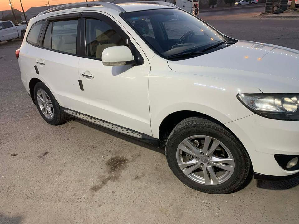 سنتافيا 2011 خليجي فول مواصفات
مكفوله فقط بارد مقدار قليل  حافة الجاملغ  الخلفي 
 موضح بالصور رقم بغداد 4سلندر. سعر 150
***********
