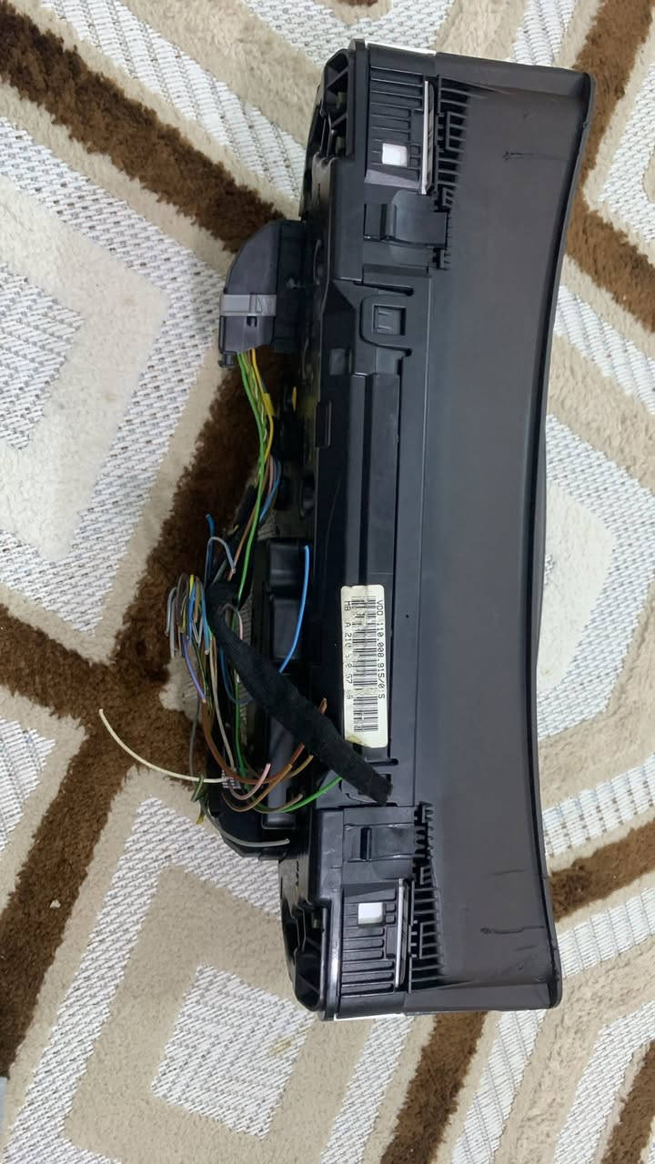 عداد كيلو متر مرسيدس ام عيون
موديل 2000-2001-2002
السعر 150 الف وبيهن مجال 
المكان ميسان / العمارة
***********
