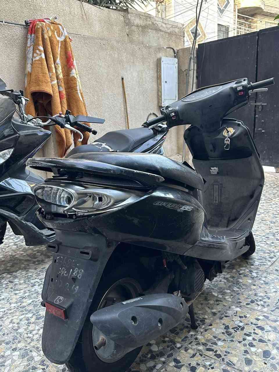 سلام عليكم دراجه بريز للبيع دراجه خير من الله ناقصه سلف فقط الشراي يتصل ع هاذ   الرقم فقط واتساب *********** وبي خير ويدلل مكاني بغداد الحريه سعره 300 وبيه مجال للطيبين
