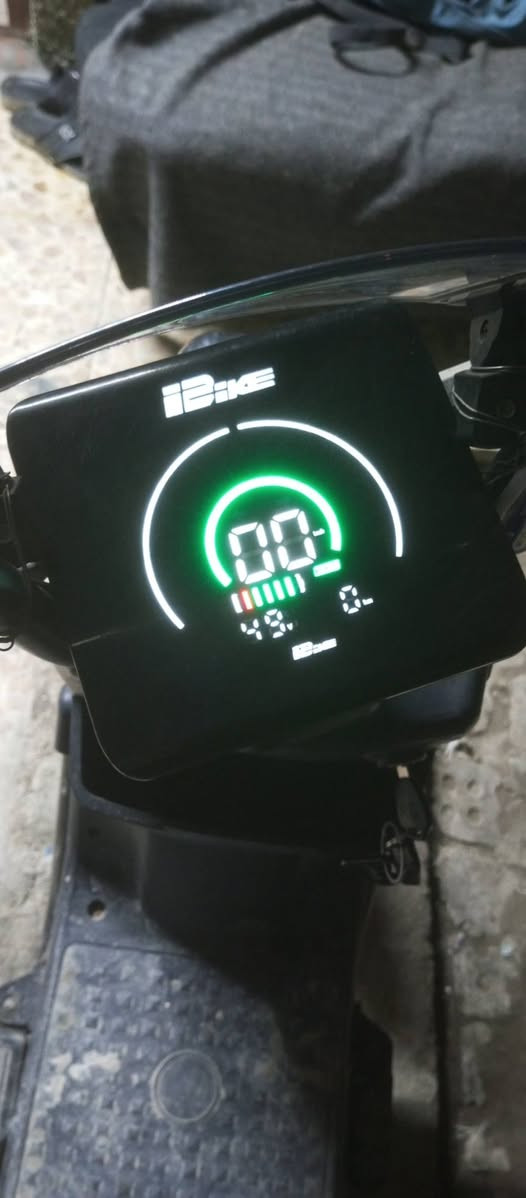 سلام عليكم عندي هاي الدراجة بطارياته نص عمر نضيفه وكامله للبيع السعر 250 مكاني بغداد  حسينية الراشدية للتواصل رقمي ***********
