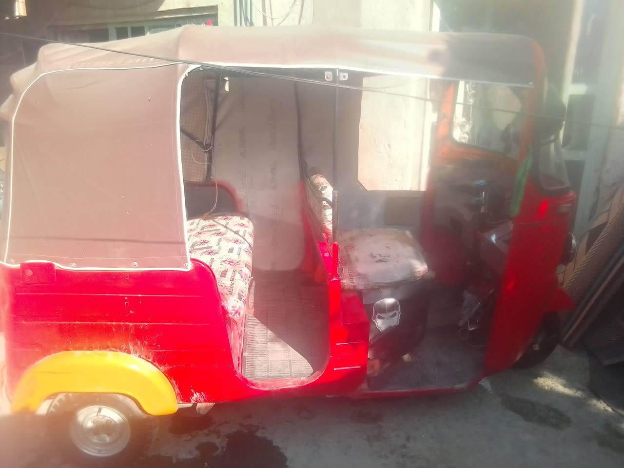 السلام عليكم تكتك البيع موديل 18 تكتك رقم سنويه بغداد حي نصر رقم الهاتف ***********
