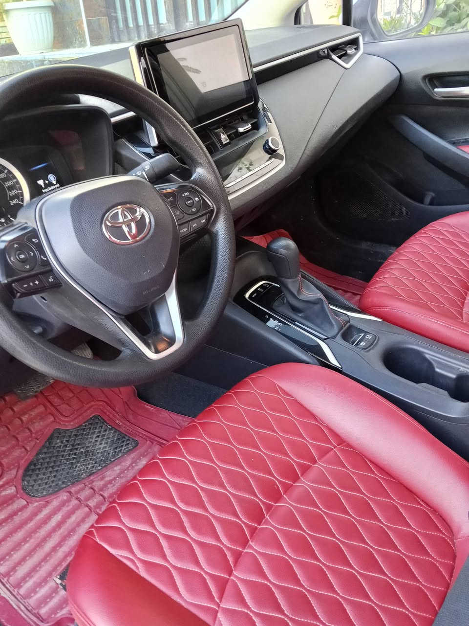 السلام عليكم للبيع كورلا موديل 2023 شكل الخليجي تجميع صيني ماشية 133 الف السيارة كفالة على وضع الشركة بانزين فقط يعني مو هايبرد محرك 1200 تيربو 
مكانه نجف *********** السعر 140 وبيه مجال
