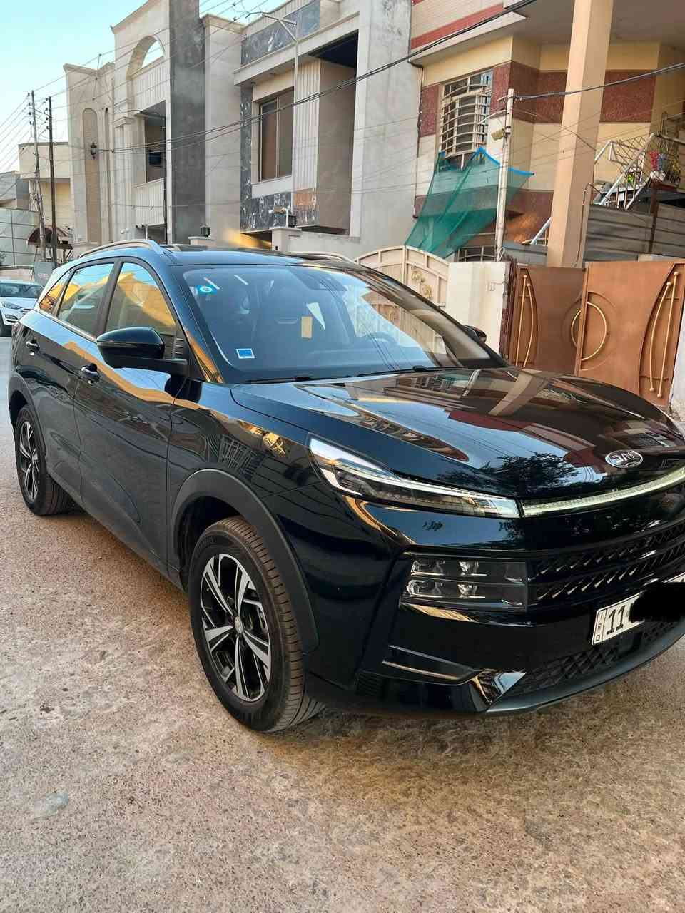 🚗 للبيع
JAC JS6 
ضمان من الشركة 6 سنوات كير ومحرك 
وسنتين دهن وفلاتر مجاناً 
✅ المواصفات :
✅ الموديل: 2024
✅ الوارد: خليجي  
🚗 ماشية 8 الف 
سيارة بأسمي رقم جديد 
🔧 المحرك: 1500تيربو 
⚙️ ناقل الحركة: أوتوماتيك
🛞 الويلات: 18 إنش
🔹 4 سلندر 5-1 Turbo
🔹 عزم قوي وتسارع ممتاز
🔹 صرفية وقود اقتصادية
✔️ شاشة وسطية كبيرة فل تتش
✔️ عدادات ديجيتال
‏✔️ Apple CarPlay & Android Auto
✔️ كاميرات 360 درجة
✔️ حساسات أمامية وخلفية
✔️ رادار أمامي + مثبت سرعة
✔️ نظام المحافظة على المسار
✔️ نظام النقطة العمياء
✔️ سقف بانوراما
✔️ مقاعد جلد فاخرة
✔️ تحكم كهربائي بالمقاعد
✔️ تبريد وتدفئة مقاعد أمامية
✔️ شاحن لاسلكي
✔️ تشغيل بصمة + دخول ذكي
✔️ مكيف أوتوماتيك مزدوج
✔️ إضاءة LED كاملة
‏✔️ ABS + ESP
✔️ وسائد هوائية متعددة
✔️ نظام مراقبة ضغط الإطارات
فول مواصفات للاخير 
بيهة فقط شخط بالباب الخلفي 
🕹️  المكان بغداد السيدية
***********
السعر 23 مليون وبيها مجال
