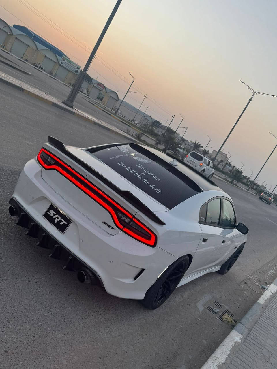 سلام عليكم جارجر 2016 srtفول مواصفات سياره جاهزه للخير مكينه 6400كامت شديت طابوكه5700ورجعت تفرعاتهه سياره ضربتهه جاملق وشويه من البنيد البنيد نفسه راجع ولجاملق مبدل السعر 190وبيهه مجال مكاني بصره ***********
