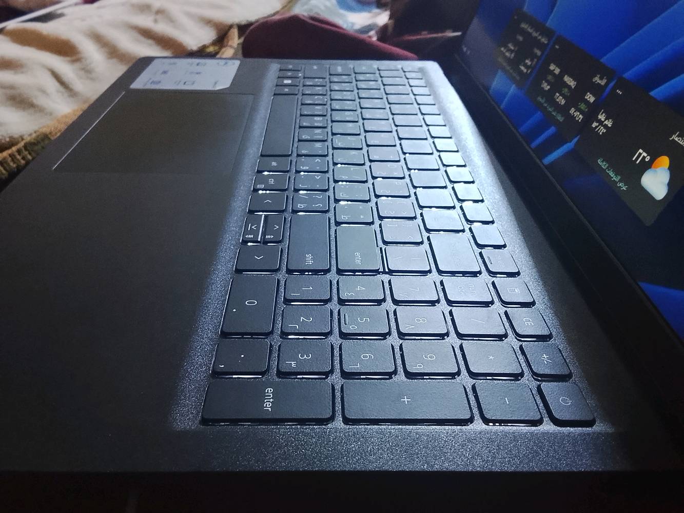 مواصفات جهاز 
Model: Dell Inspiron 15 3530
Processor: 13th Gen Processor
RAM: 8GB DDR4
Storage: 512GB SSD
Display: 15.6" Full HD
Graphics: Intel UHD Graphics
Operating System: Windows 11 Pro
Connectivity: Wi-Fi & Bluetooth
Ports: USB / HDMI / Type-C / Audio Jack
Condition: Very clean, light use
Accessories: Original charger + box available
عنواني بلبصرة بالهارثة ماعندي توصيل