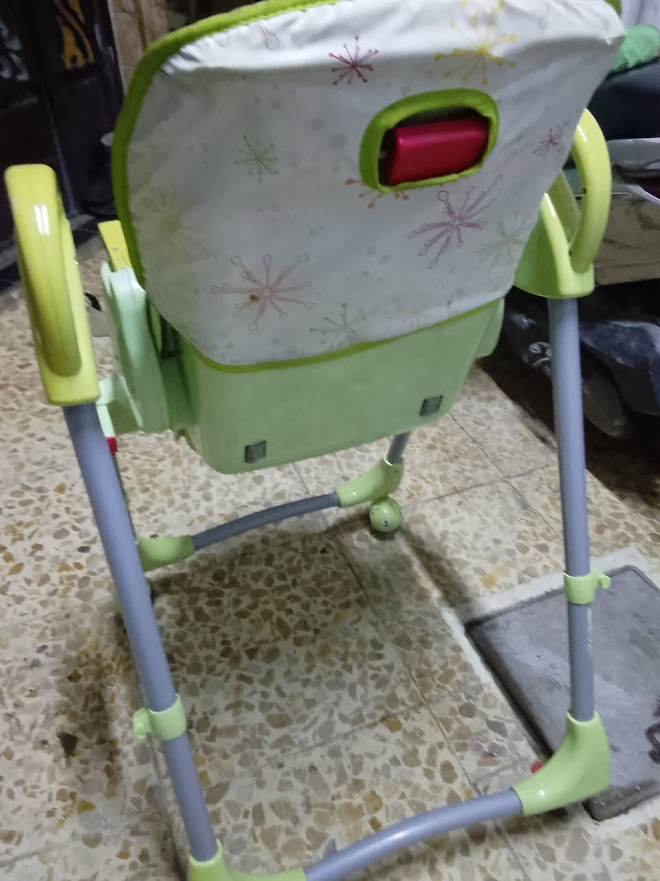 مقاعد مال اطفال ويطبكين  مال باله للبيع في منطقه الحريه ***********
