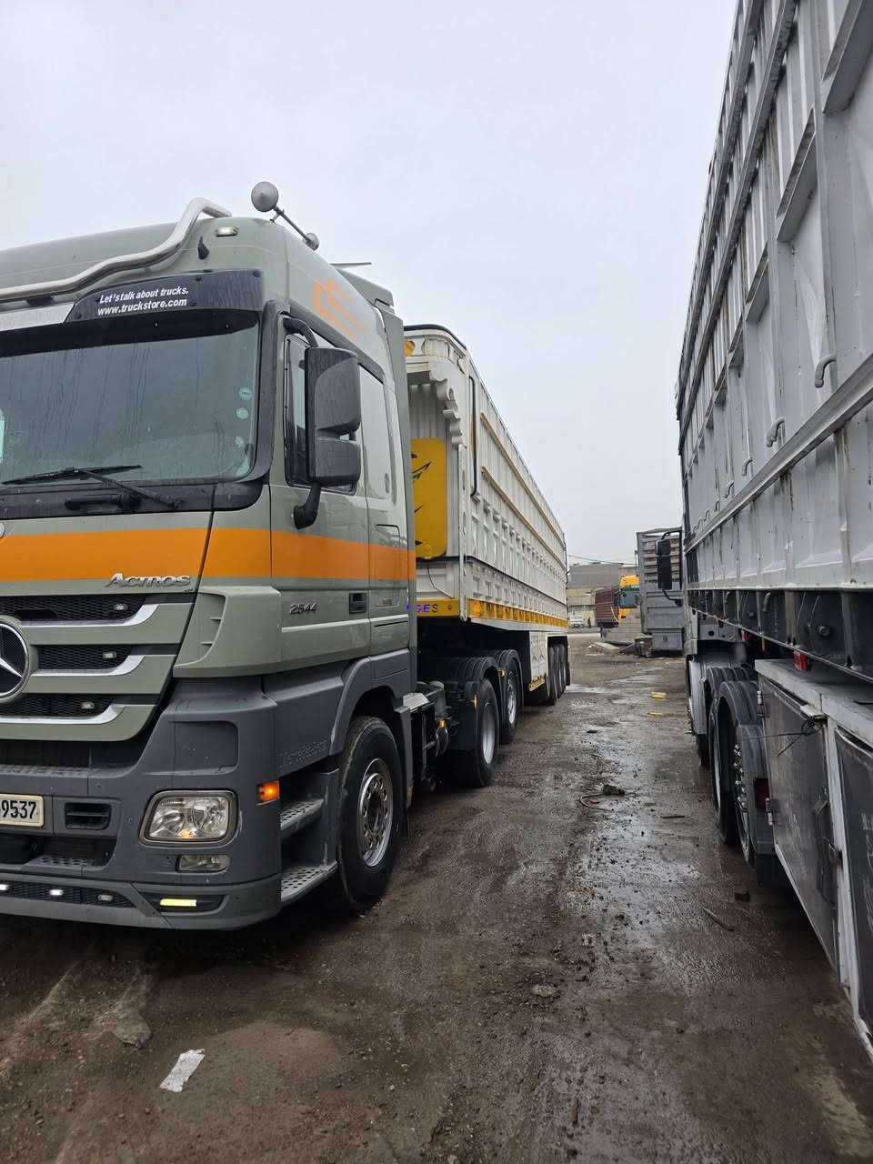 سلام عليكم اكتروس للبيع موديل 2009 ) حجم 44 25
العربانه قلاب تفصال جديد 2025 
للستفسار *********** ترهم بيع بس الراس 
السياره كص جديد سجاد الحداد جرف النداف
