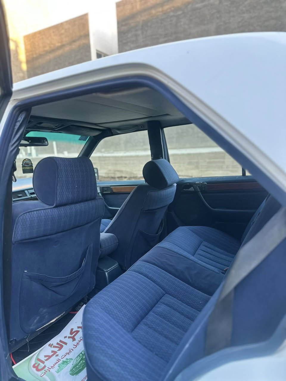 بسم لله....
السلام عليكم ....مارسيدس بنز e-class e320 1993 
ولا قطعة صبغ جميع قطع السيارة بلادية ما مبدل بيها ولا قطعة كفالة عامة من الدعامية للدعامية اوروبية ماشية 364,000
السيارة فول مواصفات 
فتحة سقف 
بردات خلفية كهربائية 
كشنات كهربائية 
لايتات ليد عالي ناصي 
سنتر لوك
"
گير عنكبوت كفالة 
محرك 6v 3000cc كفالة عامة 
بيها فقي التبريد واكف ونصلحه الك قبل لا تاخذها ان شاء الله وكف بلا سبب فجأة صار هواه حار 

السعر 8,000$ وبيها مجال 
للتواصل على الرقم التالي ***********
واتس اب موجود
