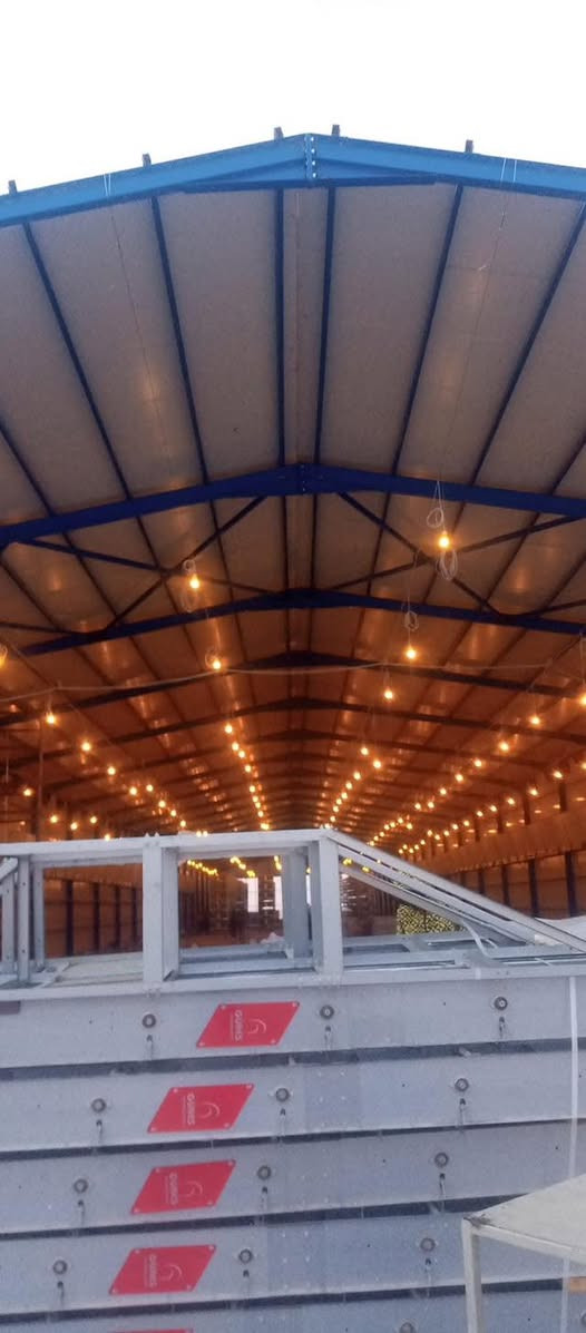 السلام عليكم مستعدون لعمل كافة الجملونات والمخازن وقاعات الدواجن والكرفانات والمسقفات باشراف مهندسن وباسعار مناسبة 
ابو اسعد 
اللاتصال ***********
واتساب ***********
