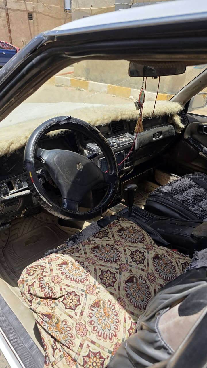 السلام عليكم أخواني
سيارة  سيدان للبيع محرك وگير مكفولات وتبريد شغال وحداديه قبل فتره مجدده  ومكفوله هم من العيب الشرعي والأوراق السعر ٣٨ وبيه مجال غير متواجد على الفيس رقم صاحب السياره..***********
