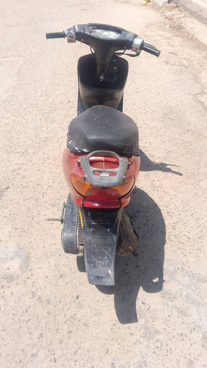 السلام عليكم دراجه ياماها عصفوري للبيع السعر 250 وبيه مجال الدراجه نضيفه المحرك والضفيره مكفولات تجي وتسوق الدراجه وتشوف المحرك ناعم وضفيره زلق ما بيه هورن اشاير دبل لایت موجود خاص ماسنجر ورقم ***********
