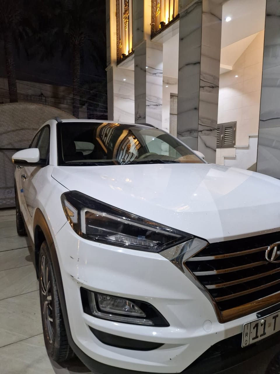حياكم الله ✨
هيونداي توسان خليجي 
موديل 2020 
موصفات 
خمس عدسات 
بصمة تشغيل 
دخول ذكي 
حساس خلفي 
كامرة خلفيه
تحكم مقود كامل  
شاشة كبيرة 
وبيقيه المواصفات المعروفه 
السيارة حلو وجاهزة من جميع النواحي 
بدون صبغ بدون تبديل فقط بارد قليل جداً 
مكان السيارة بغداد 
اترك تعليق يوصلك السعر 👍
رقم صاحب السيارة ***********

للاعلانات ***********

 #العراق #سيارات #بغداد #سيارة #سيارات_للبيع #بيع  #شراء #ابوشريك
