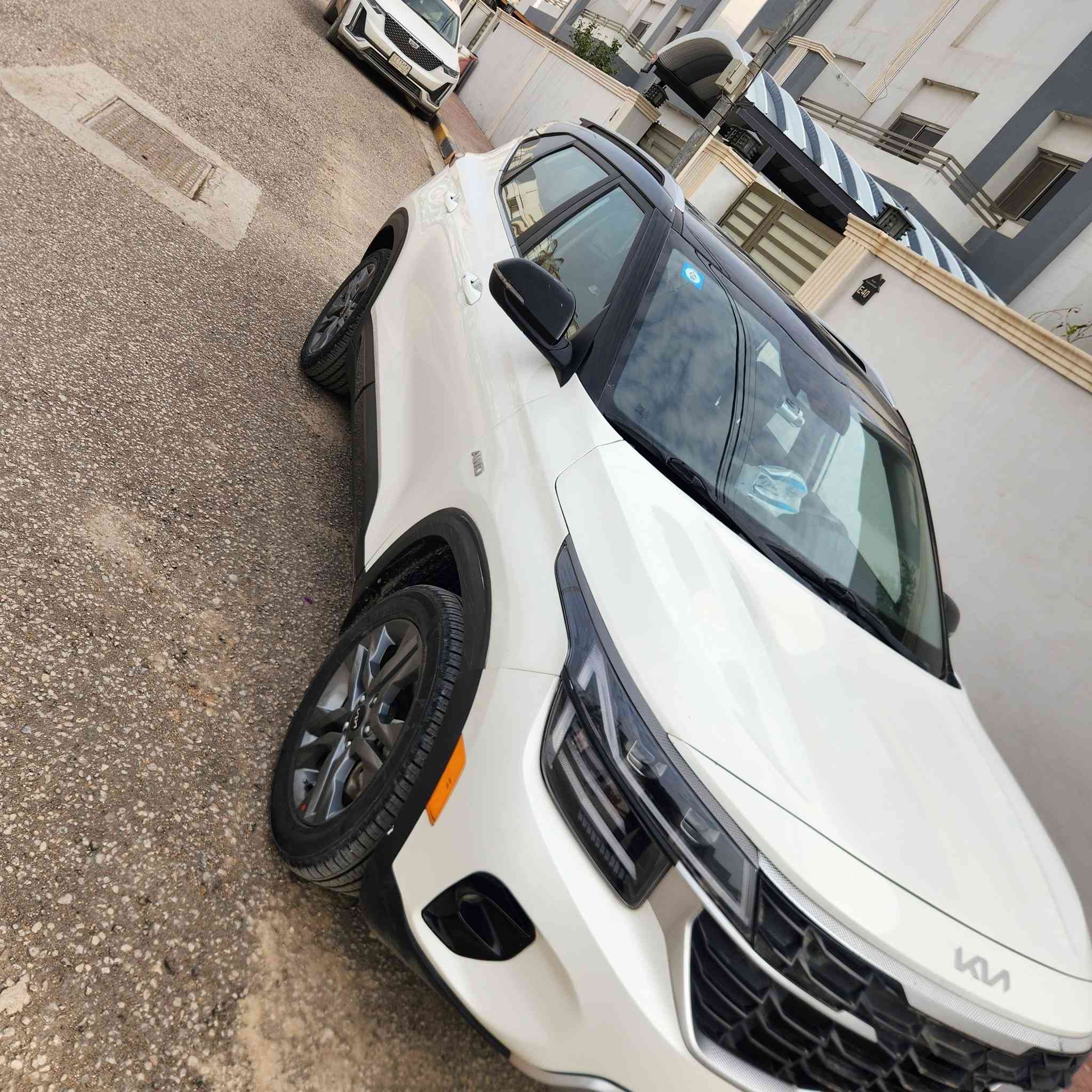 السلام عليكم
كيا سلتوس ٢٠٢٢  kia seltos 2022

وارد مكينة  ٢٠٠٠ دوش 

 تشغيل عن بعد 

تبريد قطعتين 

كامرة 

تدفئة كشن 

شاشة جبيرة 

فور ويل السيارة 

ماشبة ٧٠ الف كم 

رادار امامي تصادم 
نزول منحدرات 
حادثة بنيد وجاملغ  . ايرباك ستيرن فقط 

مكان السيارة الحلة  

السعر ١٧٠ $

***********
