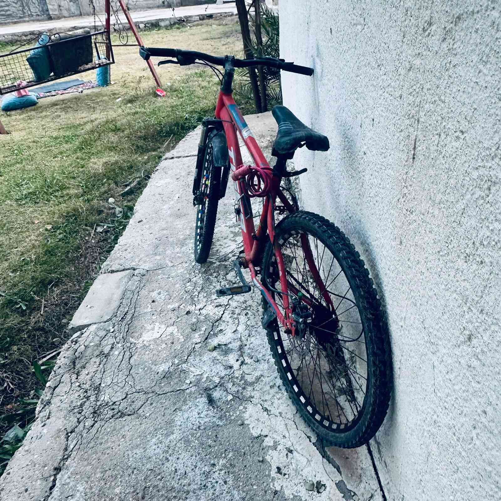 سلام عليكم  من ارخص الباسكلات عندي هاذ نضيف❓حلو 🎋كامل    الملحقات اغراض الشركه ويا نضيف جدن السفسار على هاذ الرقم ***********اهلن بل غوالي ويا مرحب دك وبيك خير
