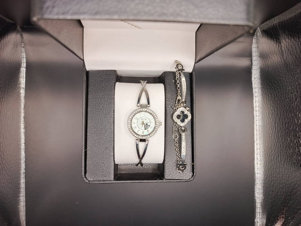 تحطيم الاسعار 🔥 

توفرت وجبه جديده من الساعات النسائيه 🔥

للاستفسار عن المواصفات والاسعار اختار الساعه اللي تعجبك وراسلنا واتساب 0787821529 ✅


**إذا كنت صاحب هذا الإعلان وتريد حذفه لأي سبب، رجاءا أرسل رسالة إلى الدعم الفني**