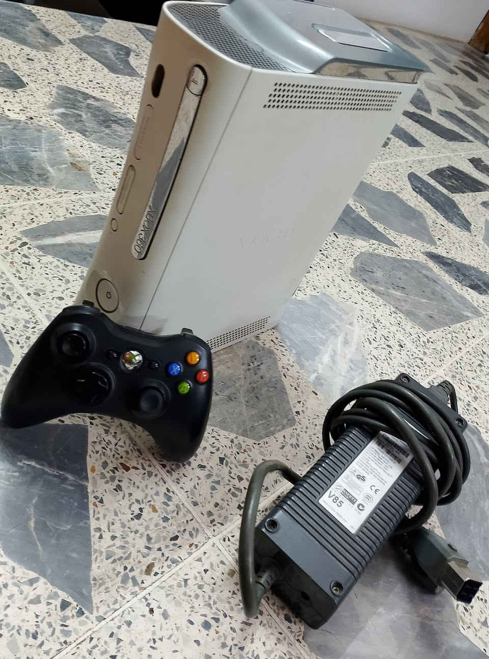 (سلام عليكم) للبيع اكس بوكس 360 بي (27) لعبة الجهاز نضيف السعر (90) قفلل


**إذا كنت صاحب هذا الإعلان وتريد حذفه لأي سبب، رجاءا أرسل رسالة إلى الدعم الفني**