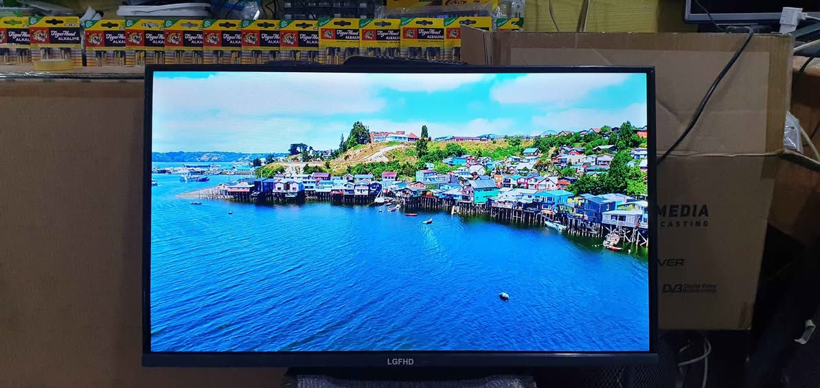 تەلەڤیزۆنی LG FHD سمارتە ئەندرۆید 14
قەبارە 32 وەک نوێیە نرخی 55000 لە
هەولێرە واتساپ و ڤایبەر *********** أربيل, العراق
