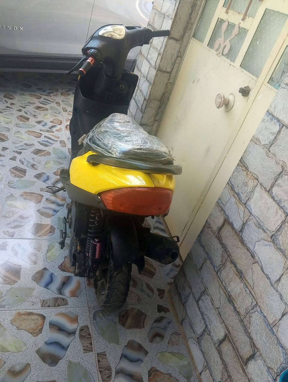 السلام عليكم ماكس عدله محرك مفتوح ولفات فقط موديل 2005الدراجه جاهزه نقصه باتري وتنضيف كابريته فقط شلعه ومعدل خير من الله مكاني مسيب شارع ابو لوكه ،،،،السعر 400وبيه مجال الاستفسار خاص او اتصل على الرقم ‏‪***********‬‏.
