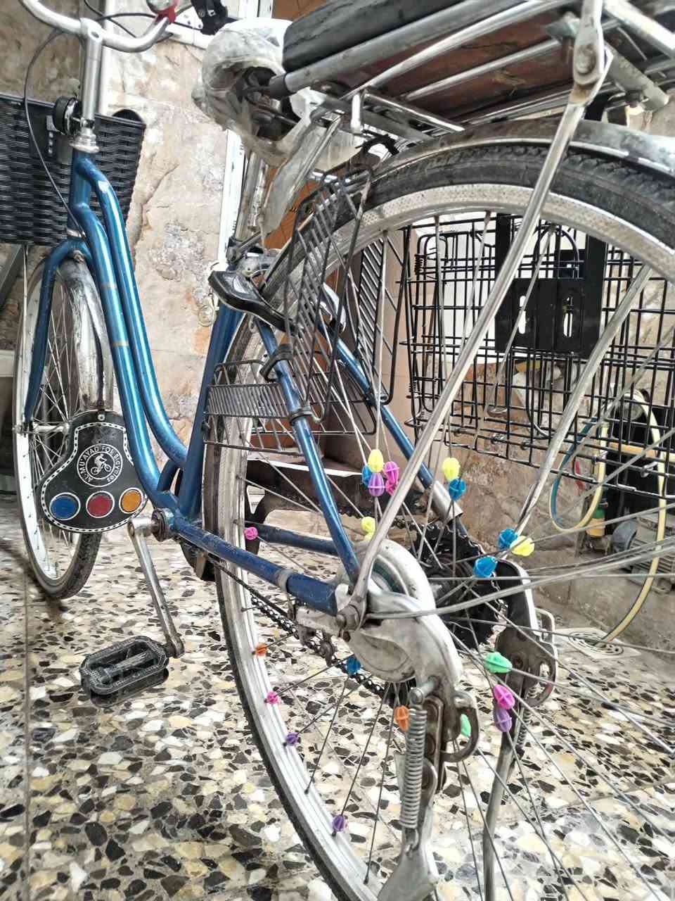 السلام عليكم.. بايسكل للبيع حجم 27 ياباني بناتي بايسكل نضيف ميرادله اي شي تايرات جدد شبجه وسله اماميه واقيات جدد بريك بس خلفي كشن خلفي العنوان بغداد حي أور السعر 85 وبي مجال حك الجيه
رقم التواصل ***********
