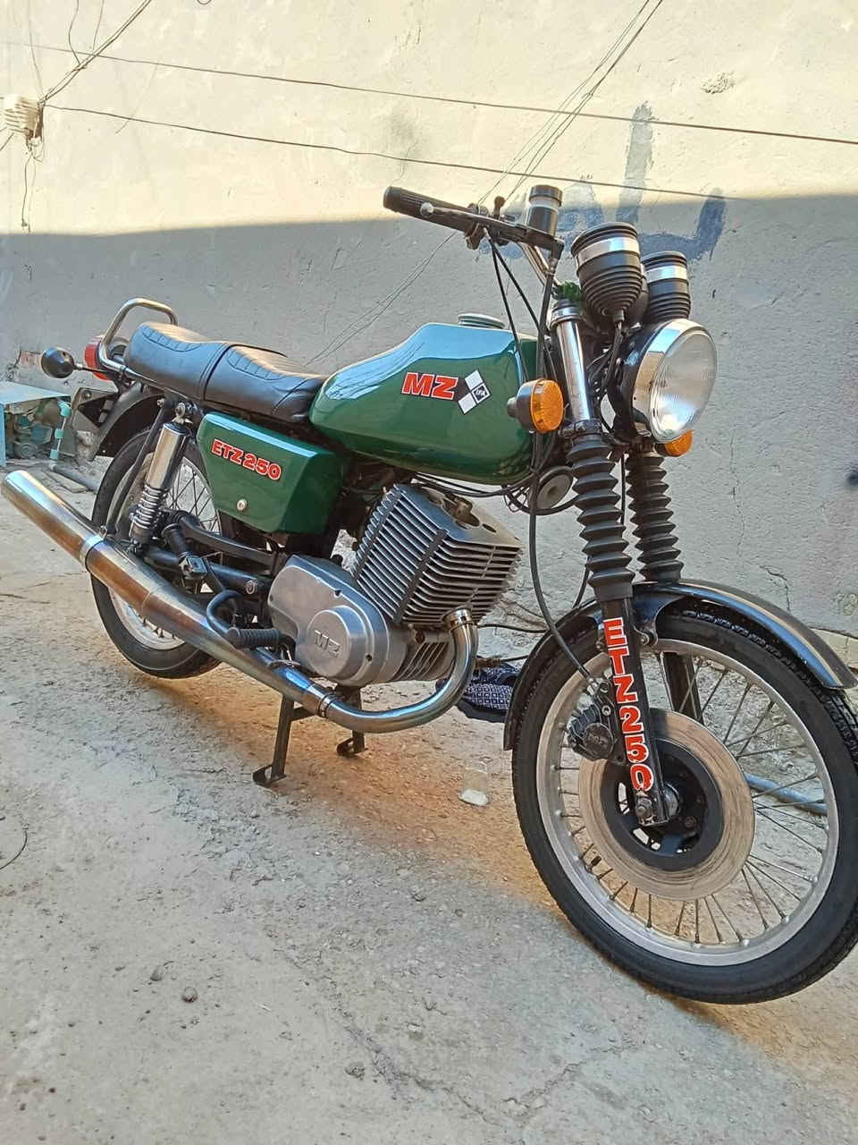 سلام عليكم شباب ماطور ٨٢ كصه واحد دينمو ارميجر  رقم وسنويه تريده بدون هم عادي مكلف بنشر اخوان ***********.      ***********
