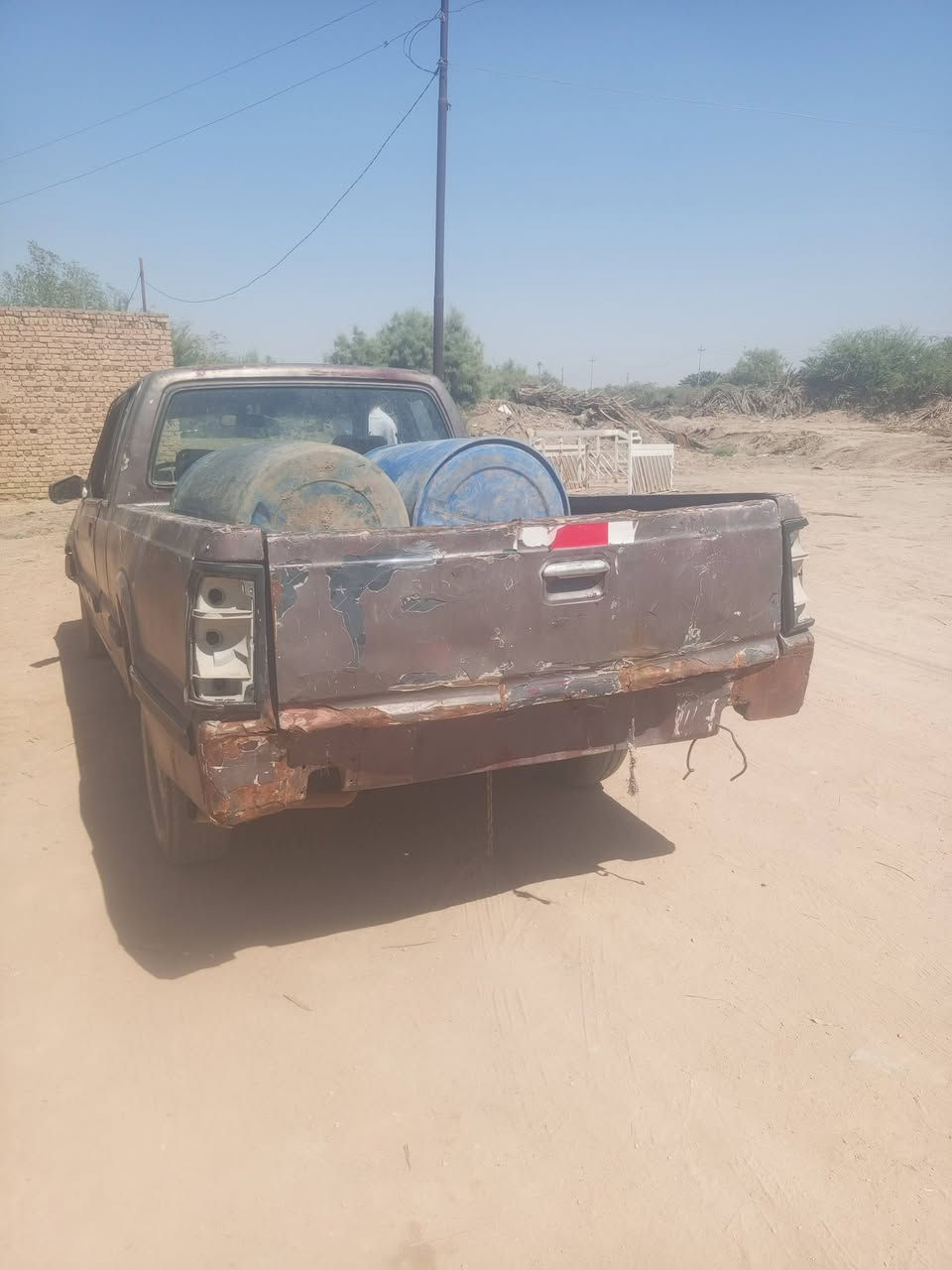 سلام عليكم سياره ماصده كير ومكينه مكفولات جدد وحداديه زينه سياره رقمه بغداد راعيه بغداد وما ندله بضبط سياره قويه كلش أبيعك على هشكل سعر مليونين وبيه مجال بس شراي يتصل ***********
