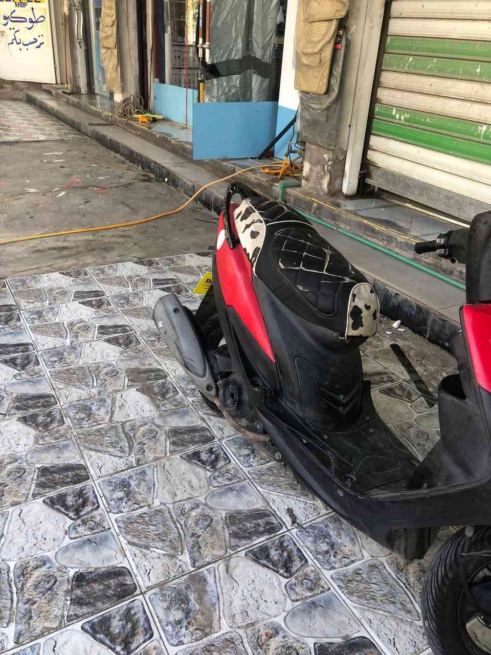 سلام عليكم   دراجه للبيع دراجه بلاديه كفرات بلاد كشن اربع ولفات بلاد كهربايات شغاله دراجه نكره  خير من الله شلعه ومعدل لسعر 625 وبيهة مجال  لرقم ***********
