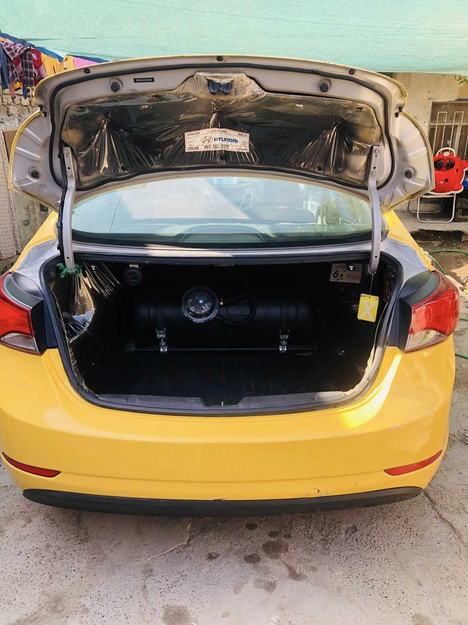 سلام عليكم شباب سياره موديل 14كلشي وضح بل سونار جاهزه من كلشي كلها ايبل واحد جملغ نفسه ومصل صبغه وحده منضومه غاز منضومه زنون بليل تعمي علي ناصي تخم تاير دلوب حداده جديده ربع ماتصرف عليها سياره خير من الله باسمي تحويل مباشر 
ب سعر 100وبيها مجال قليل
رقمي ***********
بغداد مدينه الصدر
