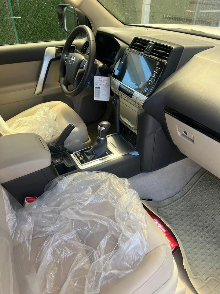 سلام عليكم برادو رقم اربيل بأسمي ضمان ساز مواصفات TXS مكفوله كفاله عامه ماشيه 17 الف كيلو حقيقي مكانها زيونه سعرها. 50000$ وبيها مجال بسيط للاستفسار ***********
