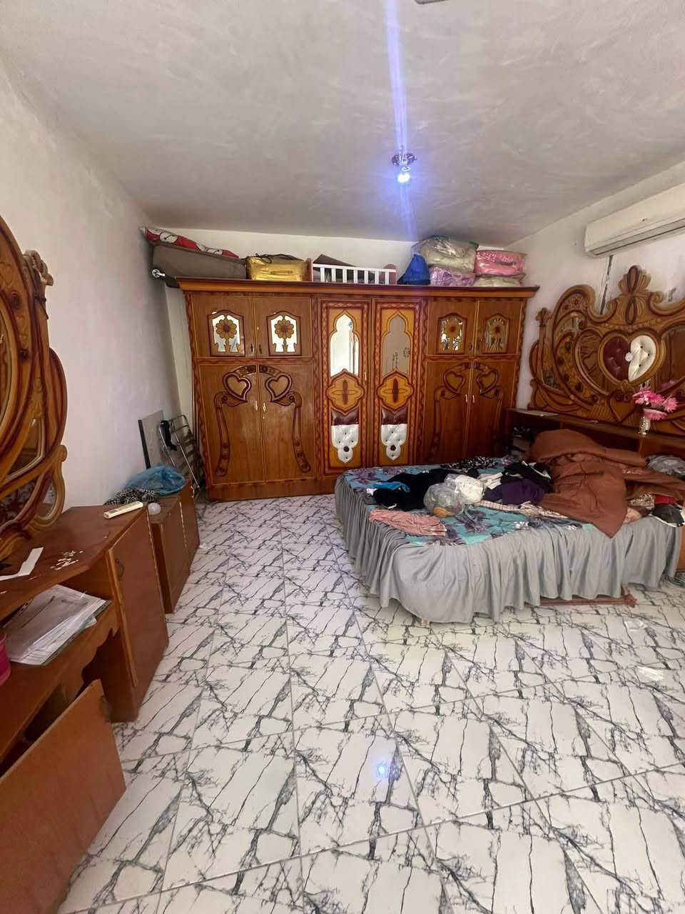 السلام عليكم للبيع بيت زراعي محاويل ابوزديره قرب القاعه الرياضيه مساحه 200بناء 2020 للاستفسار. الاتصال ***********
